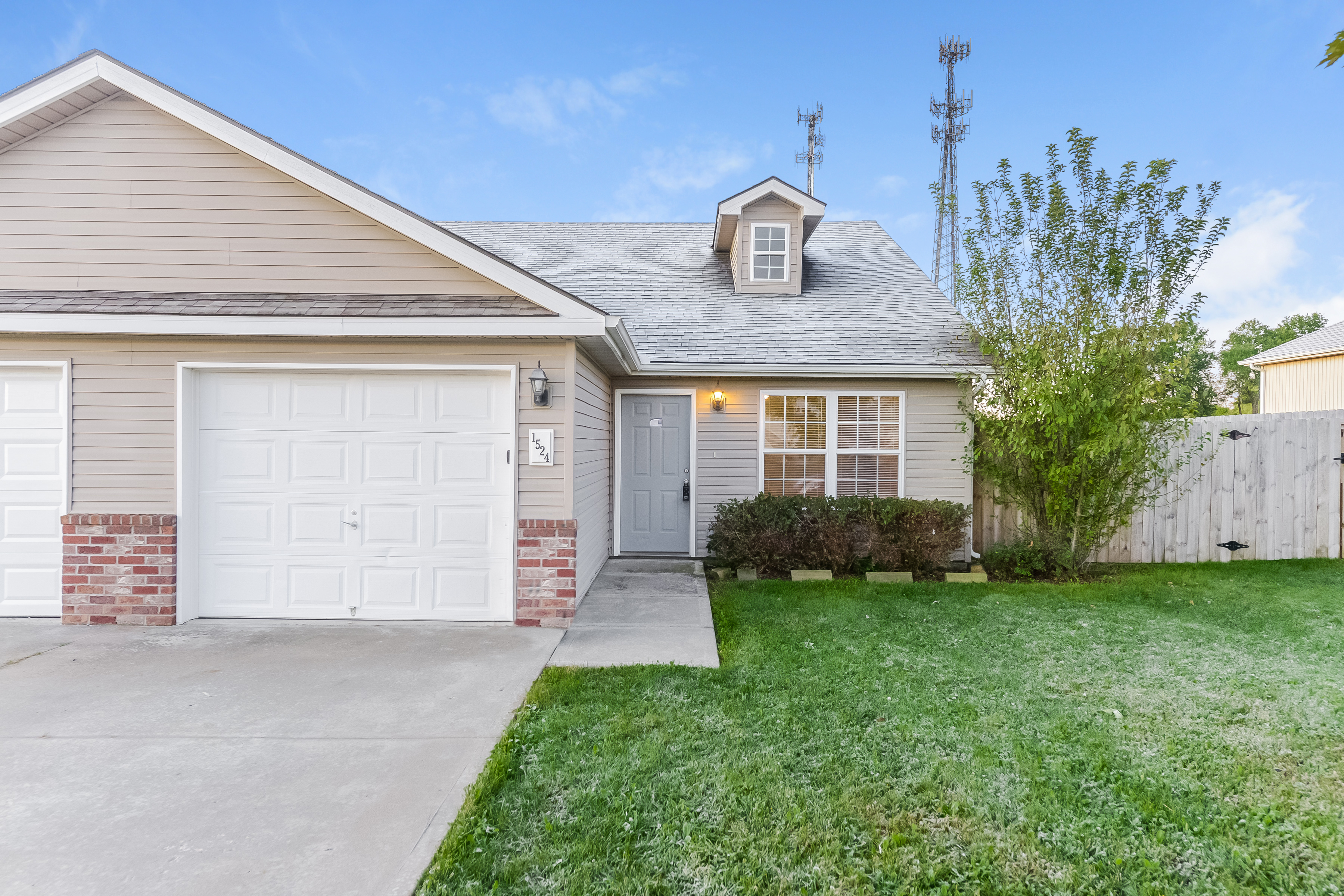 1524 Eagle Dr Pleasant Hill, MO 64080